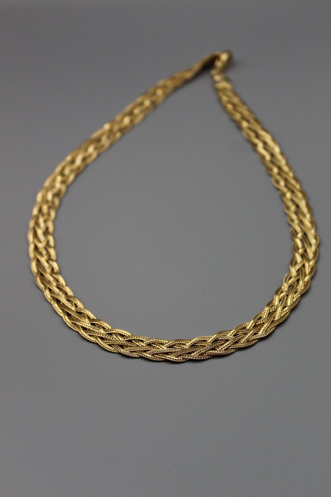 Thick chain necklace
