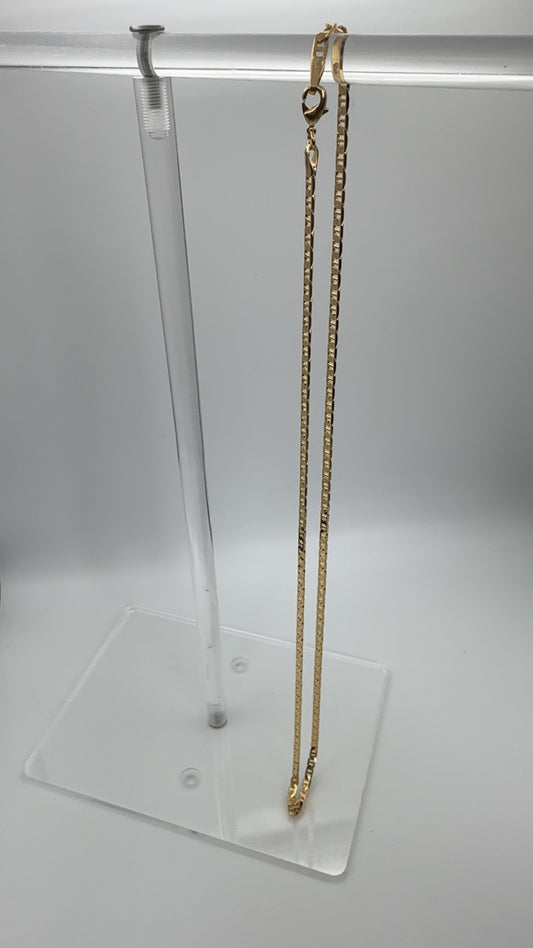 Gold chain necklace