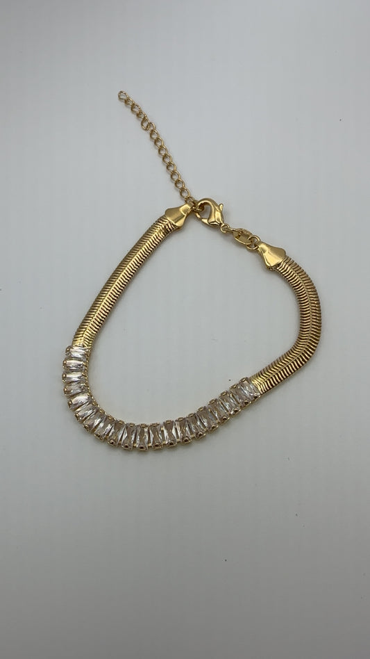Tight gold bracelet